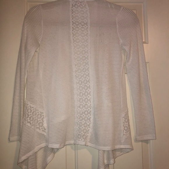 Girls white flowy sweater - Picture 2 of 3